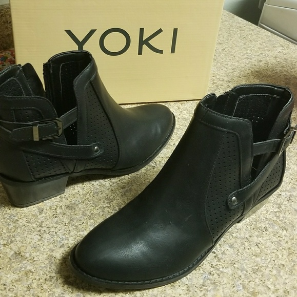 Yoki Shoes - 🖤YOKI black booties🖤